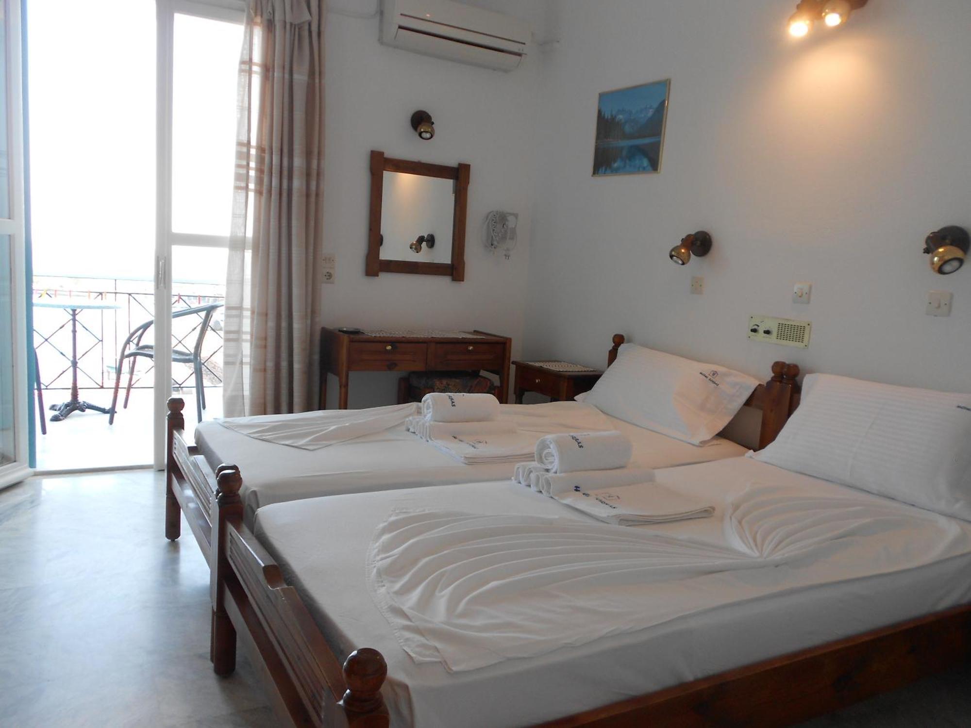 Zorbas Hotel 피타고레이오 객실 사진